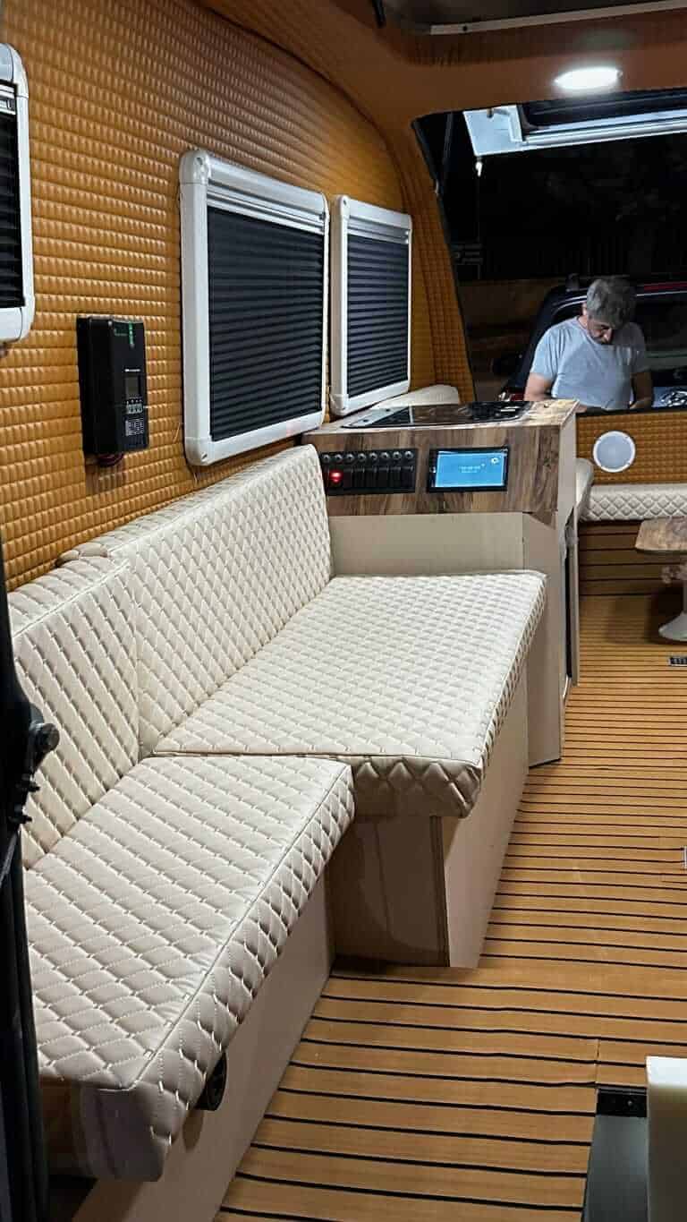 Carayat Luks Karavan